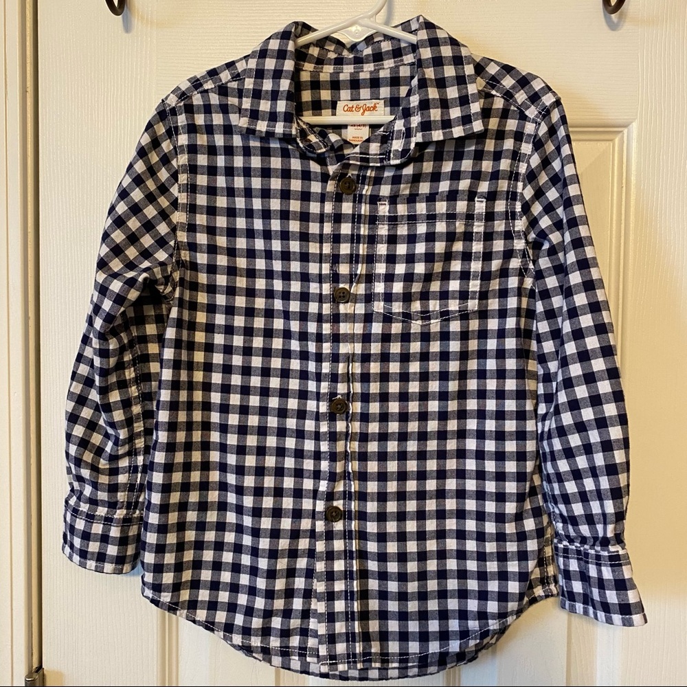 Boys Cat & Jack Long Sleeve Button Down Shirt Size XS (4/5)